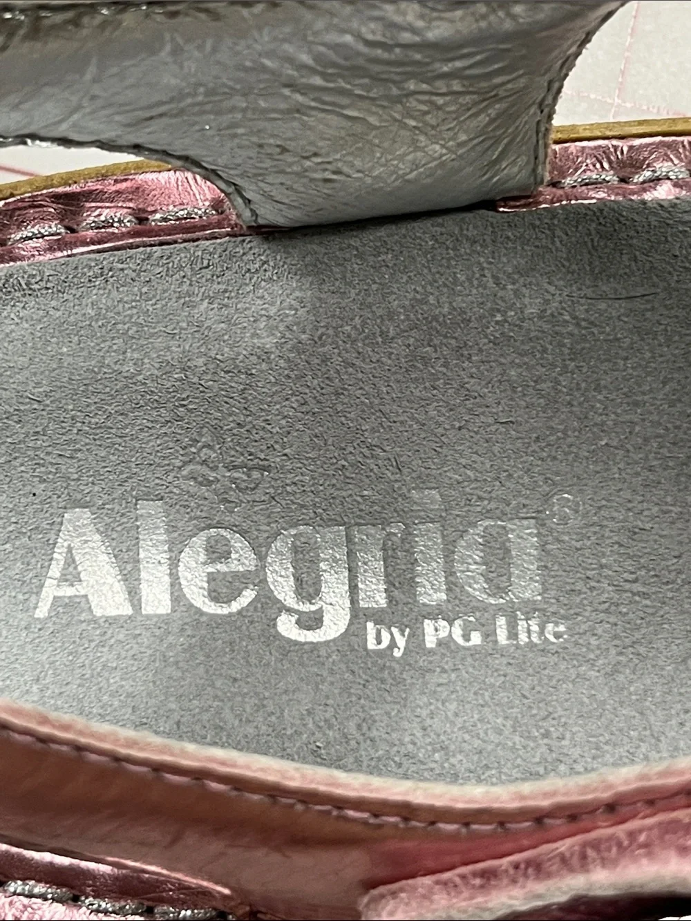ALEGRIA Kendra Summer Beach Metallic Leather Pink T-Strap Wedge Slip-On Sandal 8